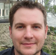 Andreas Künzli, Statistiker für Casinospiele, draussen im Grünen